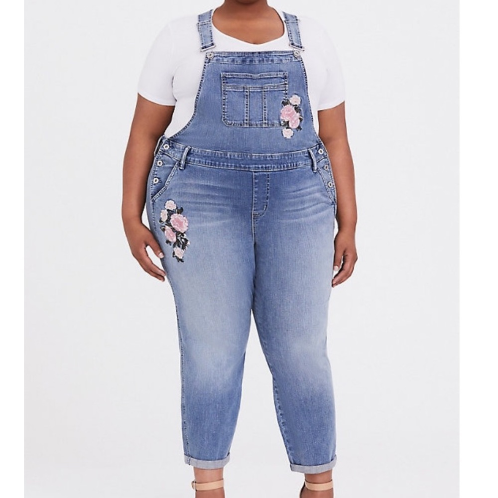 Torrid Overall Vintage Stretch Medium Wash size 26